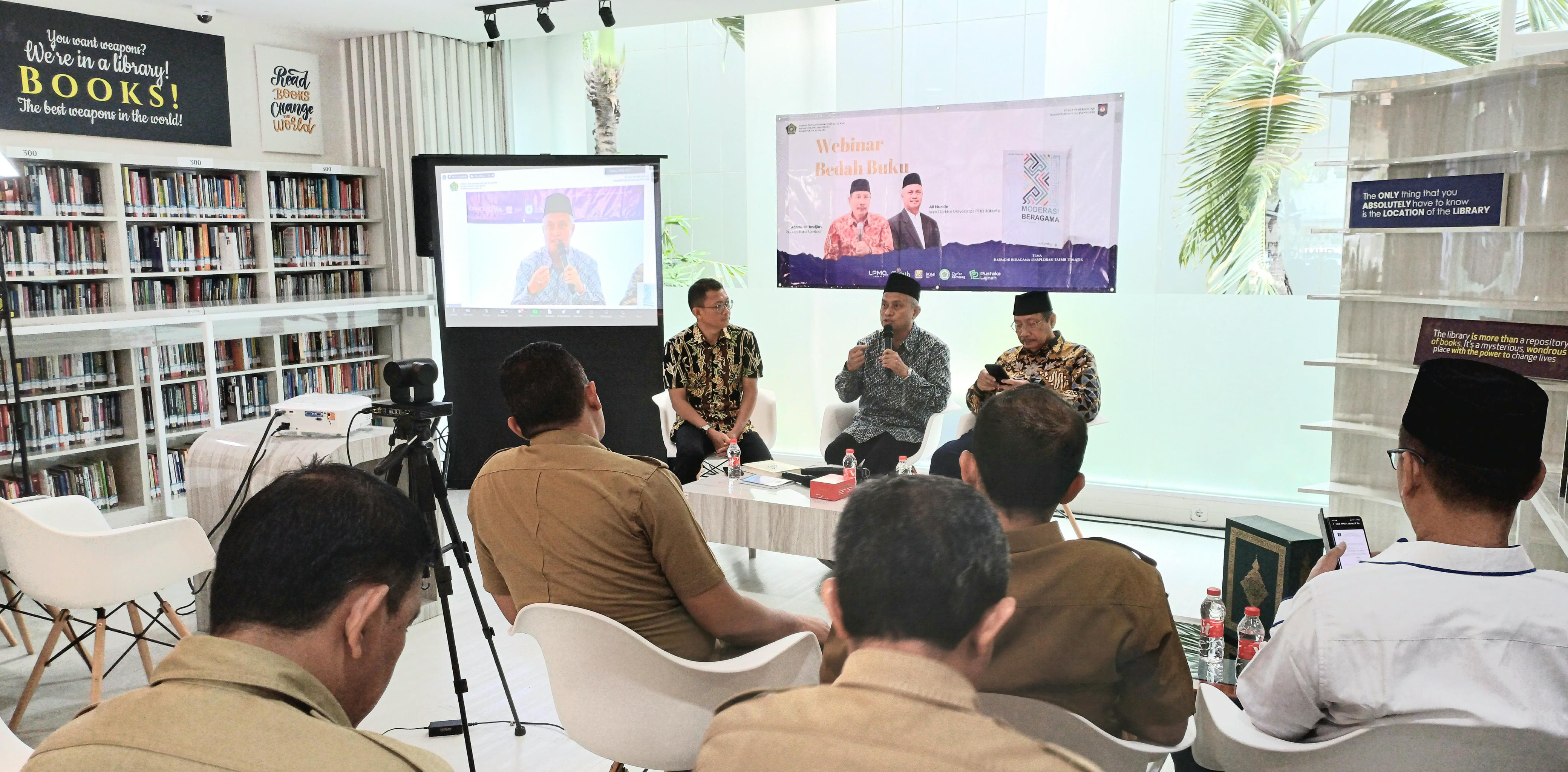 LPMQ Bedah Buku Tafsir Tematik Modersi Beragama di Perpustakaan Kemendagri