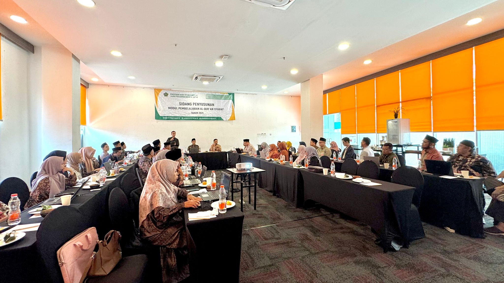 Buka Sidang Penyusunan Modul MQI, Kepala LPMQ Tegaskan Mushaf Al-Qur’an Isyarat Merupakan Hasil Sinergi Banyak Lembaga