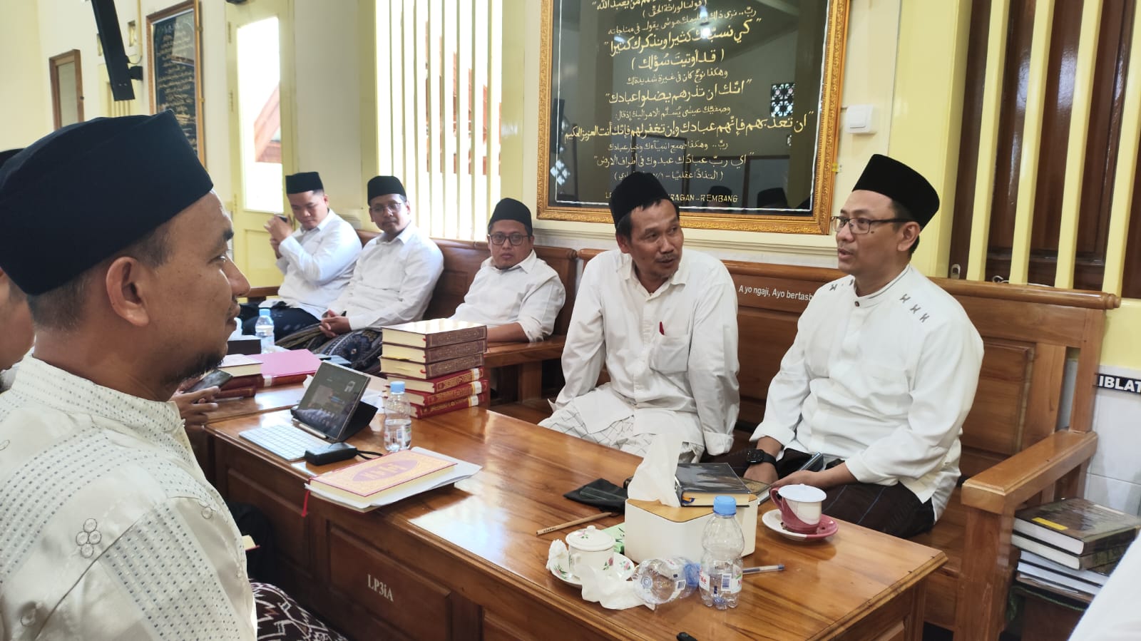Seharian Penuh di Narukan, Gus Baha Sampaikan Masukan untuk Tafsir Kemenag Juz 19–27
