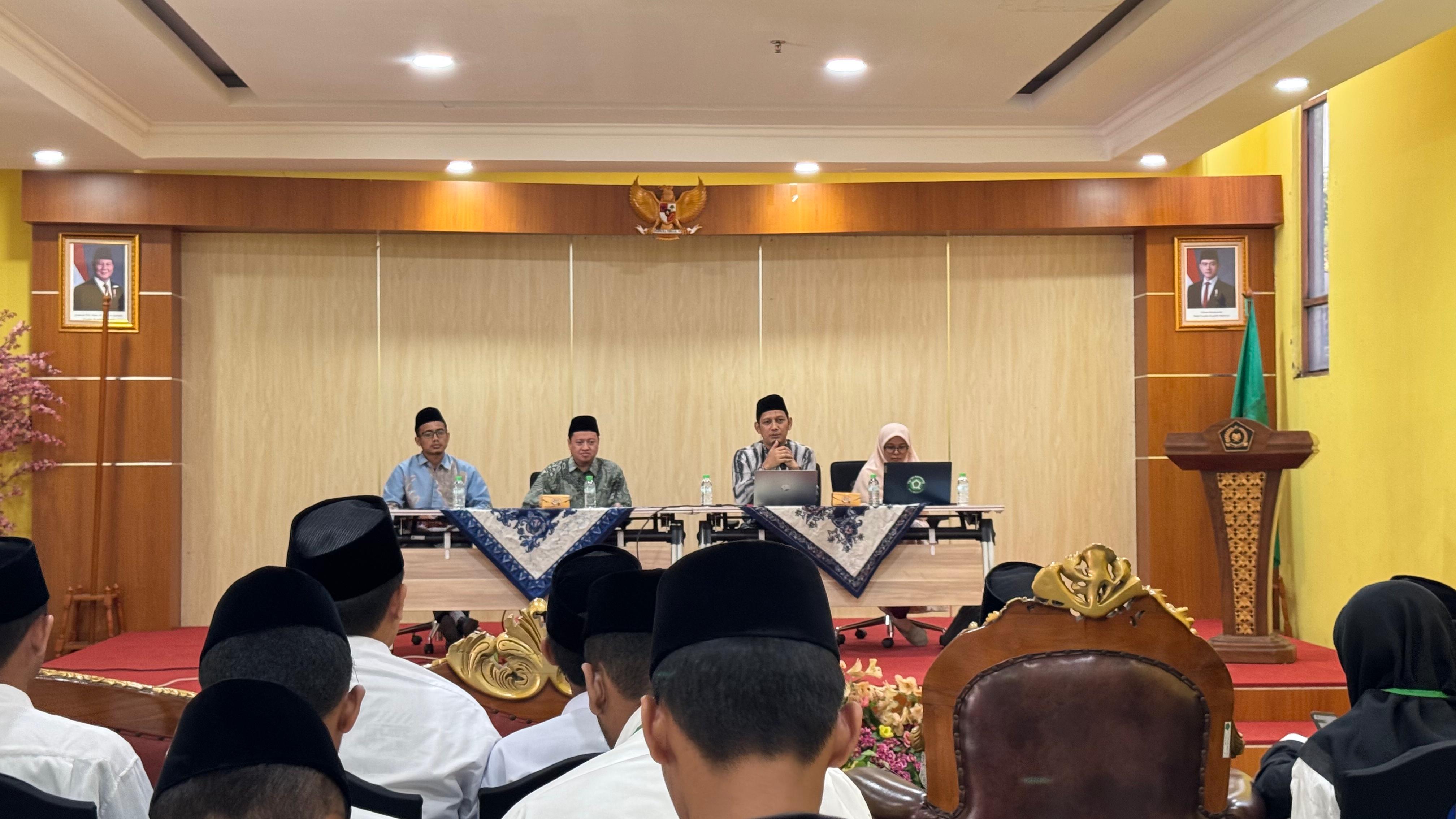 90 Mahasiswa STKQ Al-Hikam Ikuti Kuliah Umum Kajian Al-Qur’an di LPMQ