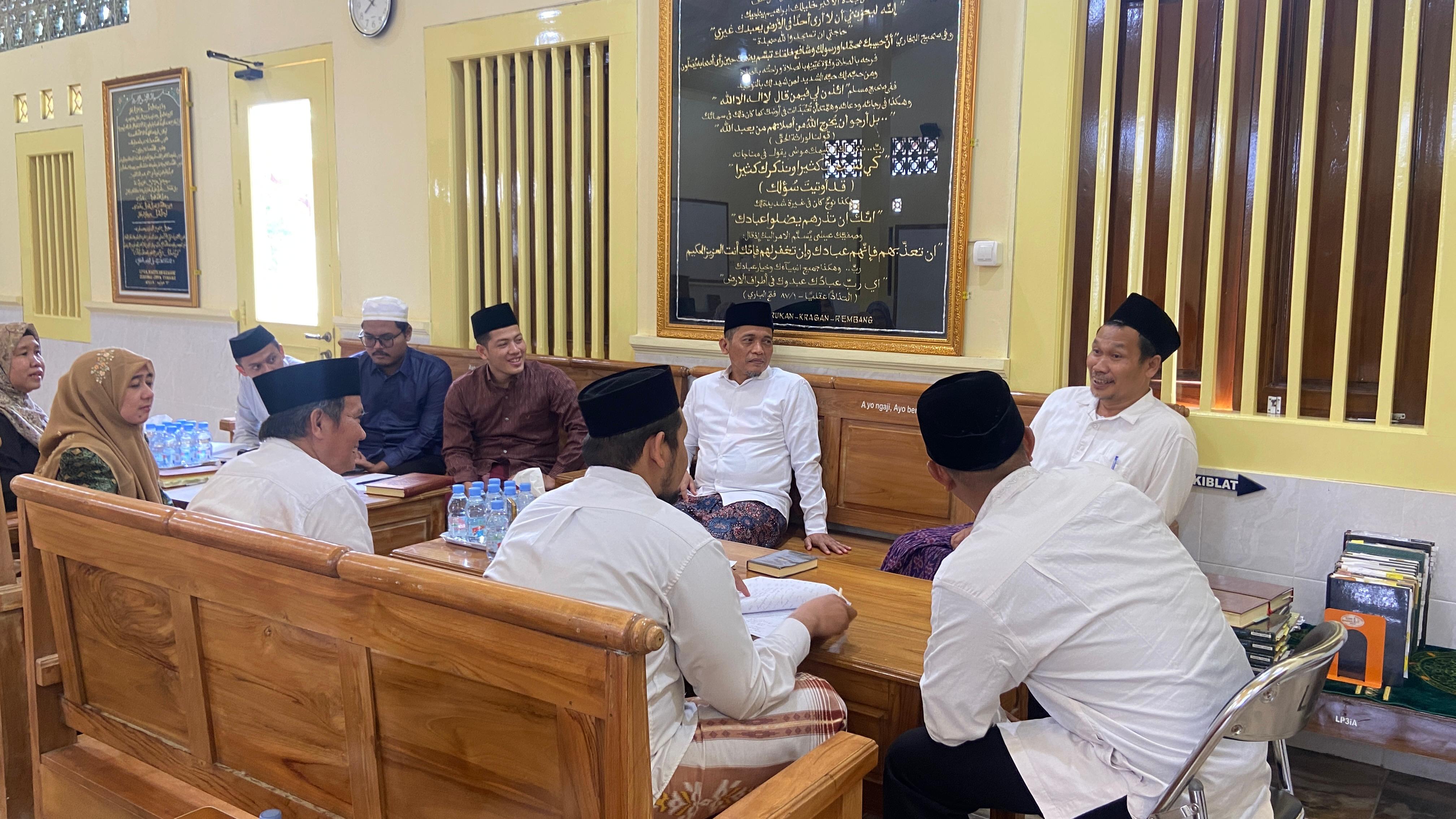 Gus Baha Rampungkan Usulan Penyempurnaan Tafsir Kemenag Jilid 3